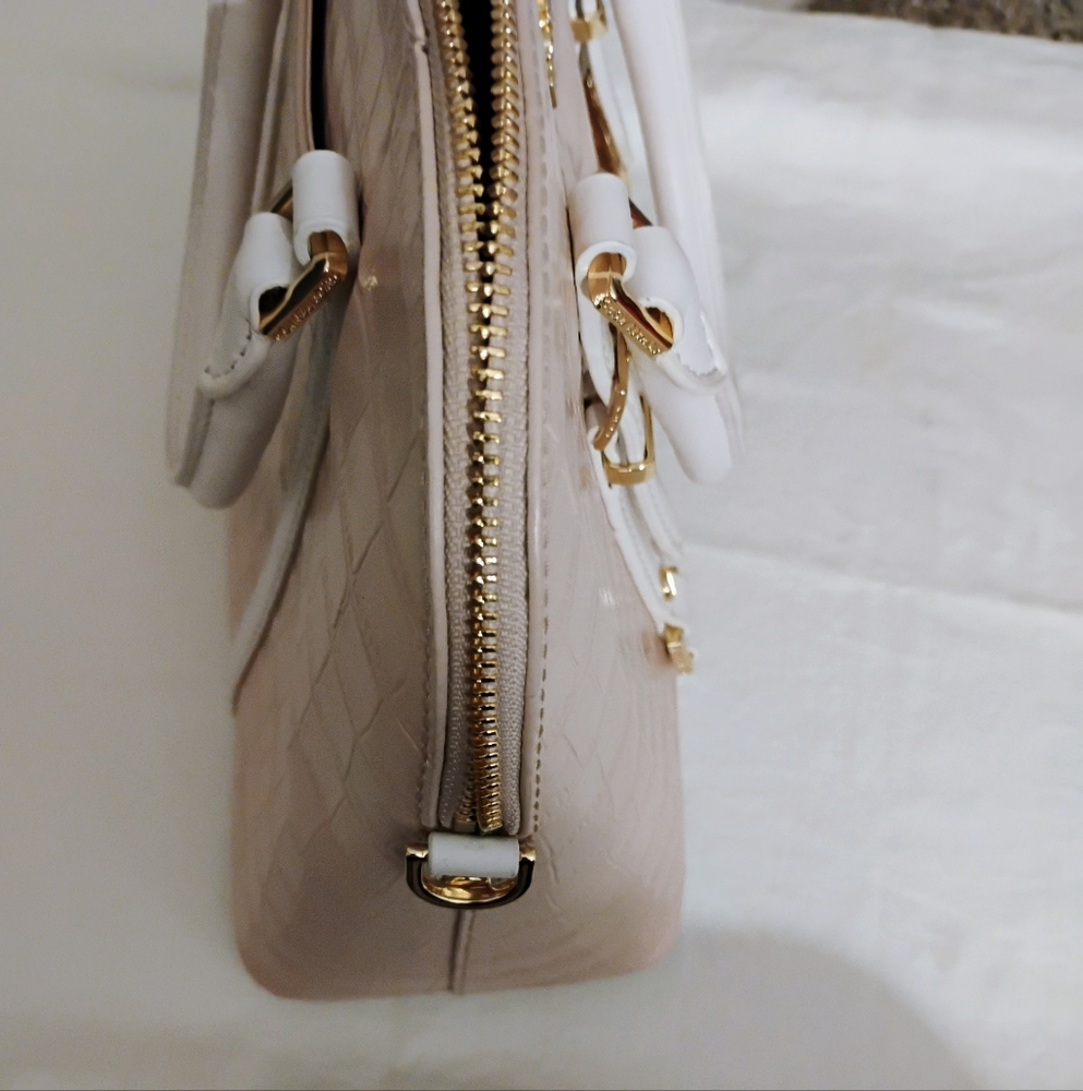 Michael Kors Croc Embossed Leather Bag - Picture 4 of 7